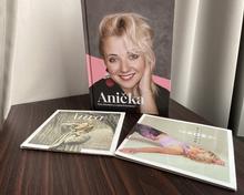 Kniha: Anička - Felix Slováček; Luboš Procházka